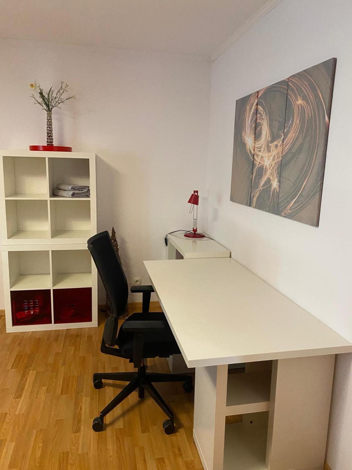 Zwei Zimmer Appartment Mit Balkon Und Stellplatz Voll Moebliert Τρίερ Εξωτερικό φωτογραφία